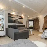 Trys Apartamentai *