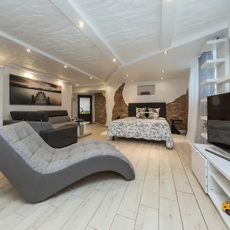 Trys Apartamentai Appartement Palanga