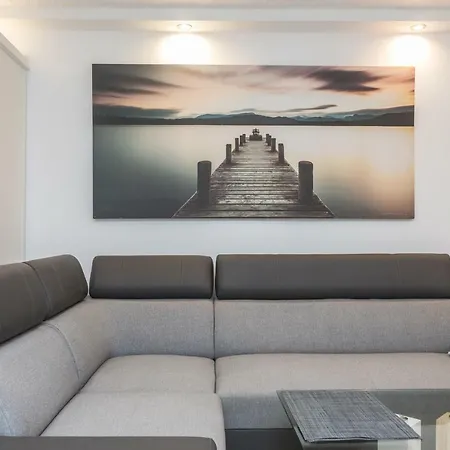 Trys Apartamentai * Παλάγκα