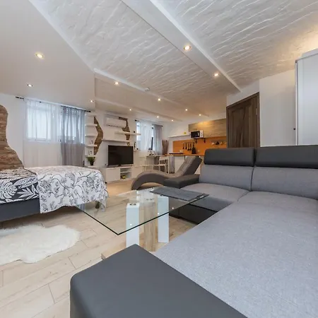 Trys Apartamentai Butas *