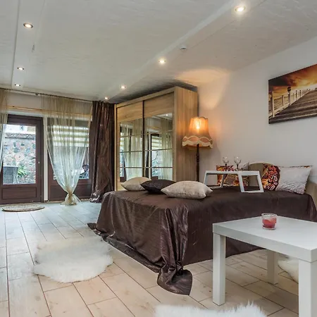 Trys Apartamentai Апартаменты