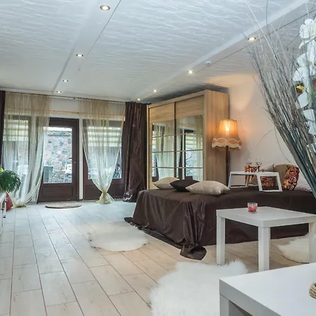 Trys Apartamentai Lejlighed *