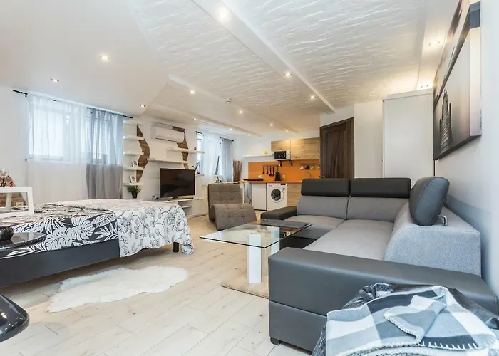 Trys Apartamentai Паланга