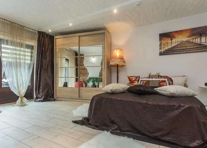 Trys Apartamentai * Паланга