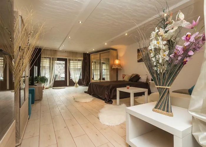 Trys Apartamentai * Паланга